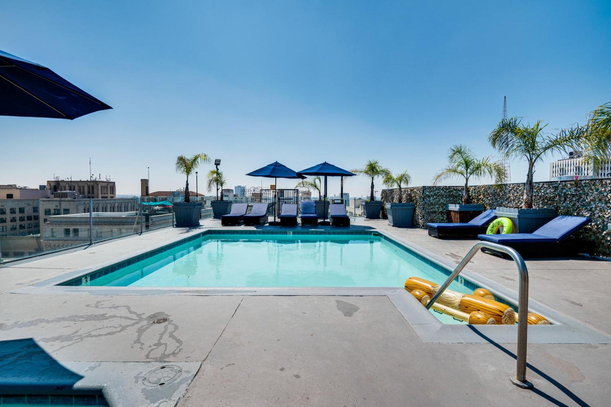 Apartamento Downtown Angeles With Rooftop Pool Access Los Ángeles