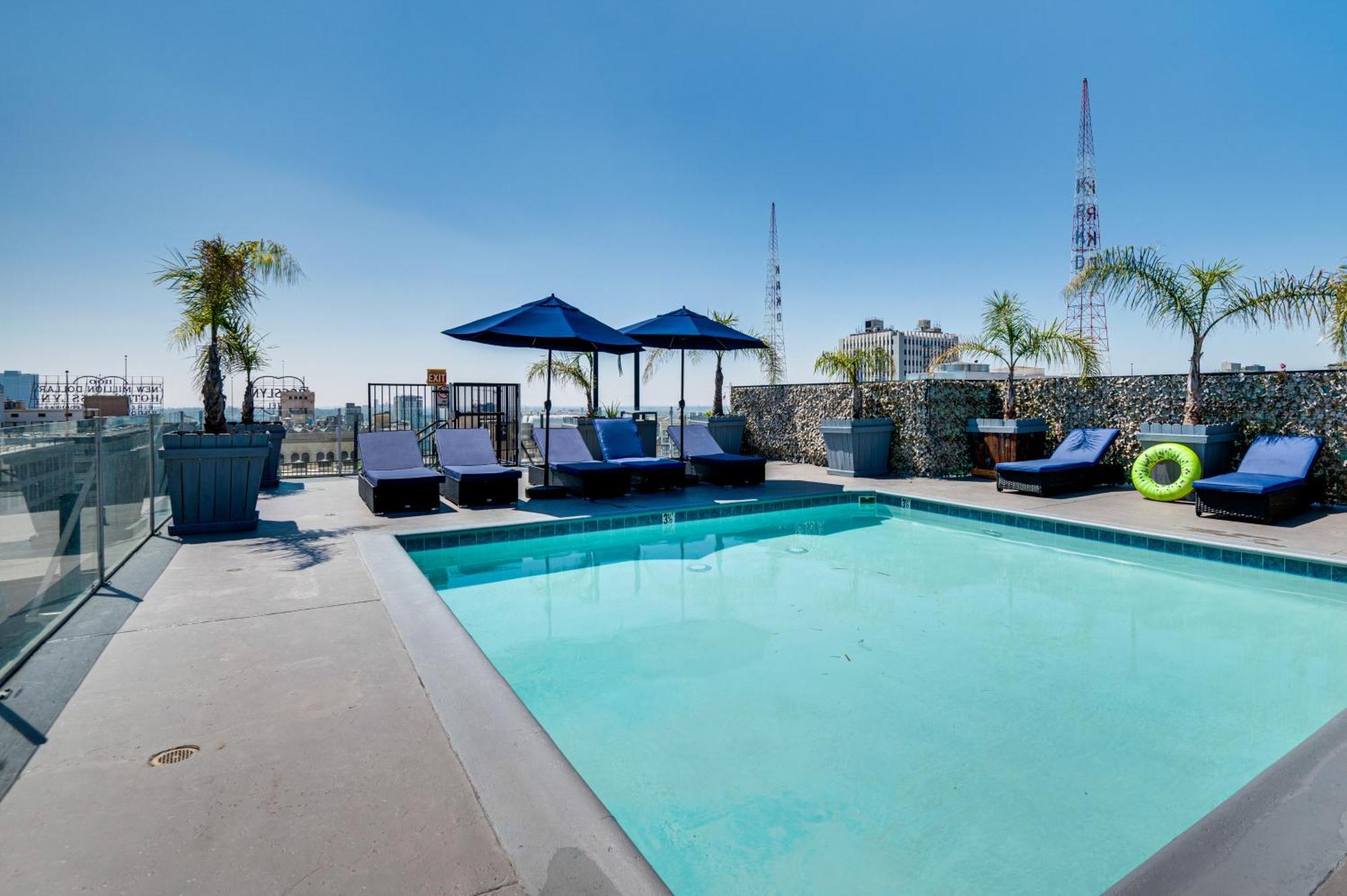 Downtown Angeles With Rooftop Pool Access Apartamento