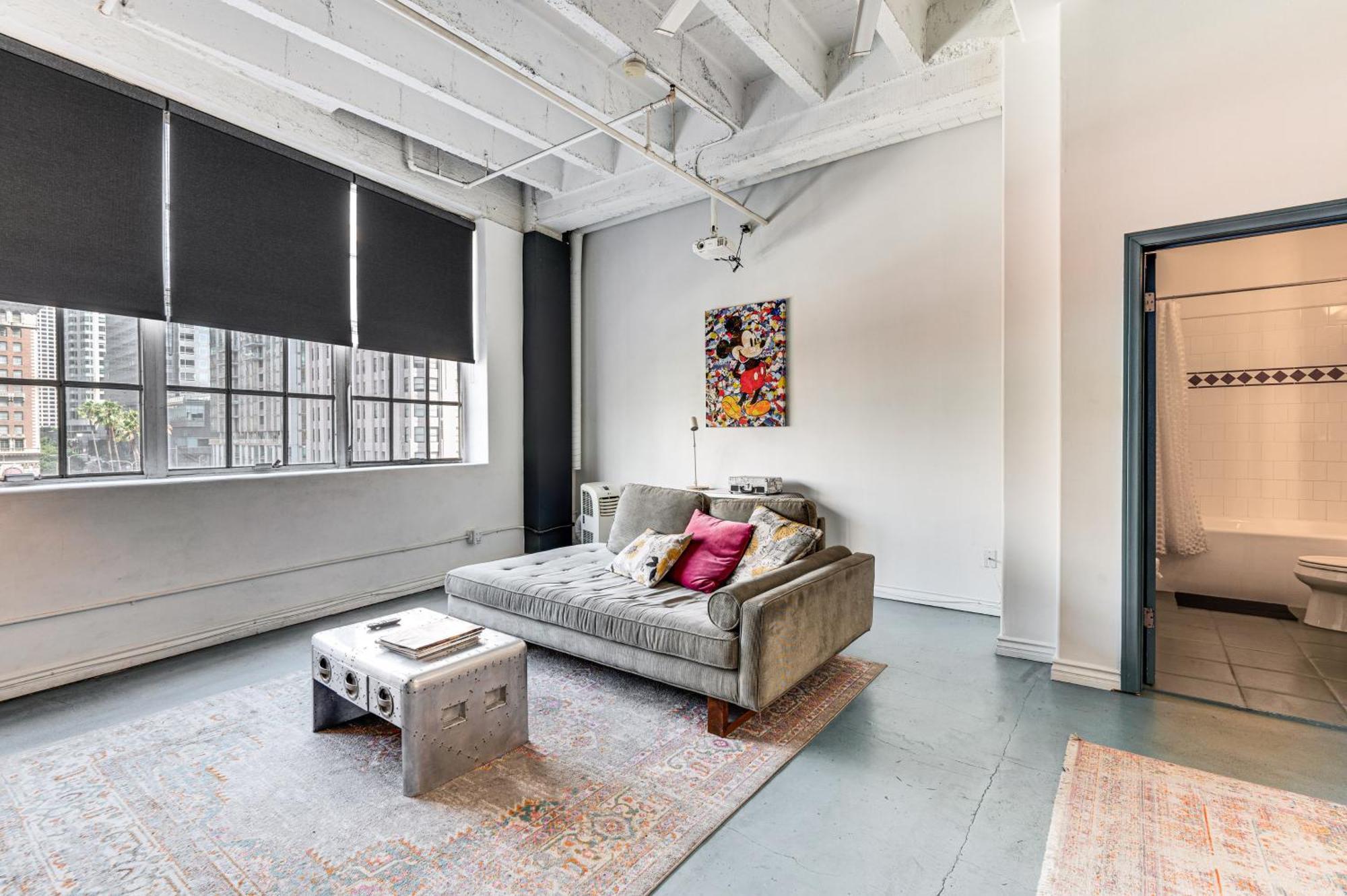 Apartamento Downtown Angeles With Rooftop Pool Access